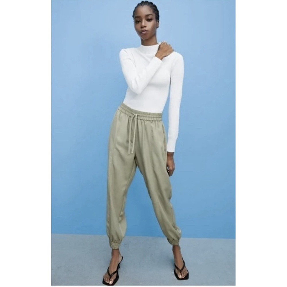 Zara Soft Jogger Sweat Pants Women's Size Medium Lime Green Front‎ Drawstring